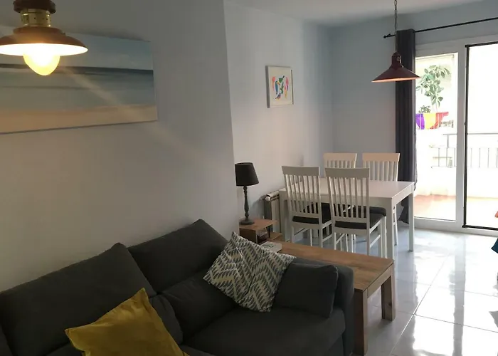 2 Bedroom Apartment In The Old Town, Close To The Beach